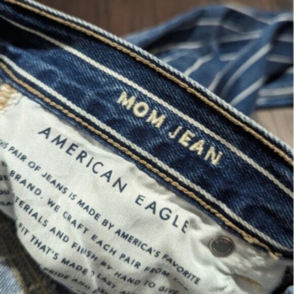 American Eagle striped high rise Mom Jeans - Picture 6 of 7